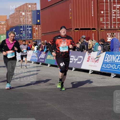 03.10.2025 - Köhlbrandbrückenlauf Michael Burmester http://msf.ph/oto/9023186 03.10.2025 10:25:25 Ziel 1414, 1839, 1950, 1967, 2151, 2245, 2509, 3022, 3024, 3026, 3027, 3159, 3389, 3713 meine-sportfotos.de
