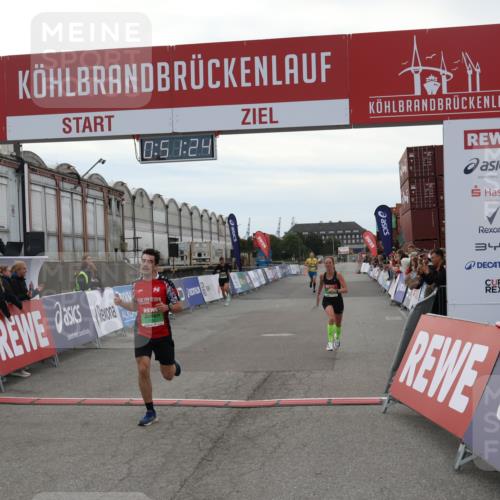 03.10.2025 - Köhlbrandbrückenlauf Julia Fischer http://msf.ph/oto/9023189 03.10.2025 15:51:24 Ziel 7050, 7250, 9564 meine-sportfotos.de
