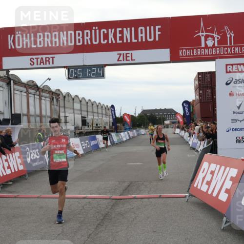03.10.2025 - Köhlbrandbrückenlauf Julia Fischer http://msf.ph/oto/9023192 03.10.2025 15:51:24 Ziel 7050, 7250, 9564 meine-sportfotos.de