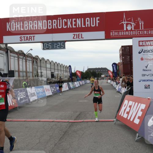 03.10.2025 - Köhlbrandbrückenlauf Julia Fischer http://msf.ph/oto/9023198 03.10.2025 15:51:25 Ziel 7050, 7250, 8861, 9564 meine-sportfotos.de