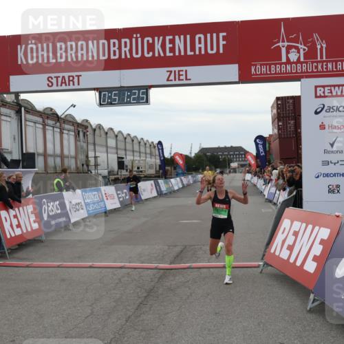 03.10.2025 - Köhlbrandbrückenlauf Julia Fischer http://msf.ph/oto/9023202 03.10.2025 15:51:25 Ziel 7050, 7250, 8861, 9564 meine-sportfotos.de