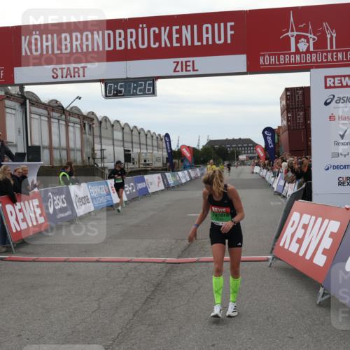 03.10.2025 - Köhlbrandbrückenlauf Julia Fischer http://msf.ph/oto/9023212 03.10.2025 15:51:26 Ziel 7050, 7250, 8861, 9564 meine-sportfotos.de