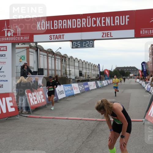 03.10.2025 - Köhlbrandbrückenlauf Julia Fischer http://msf.ph/oto/9023219 03.10.2025 15:51:28 Ziel 7050, 7250, 8861, 9564 meine-sportfotos.de