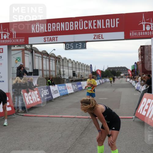 03.10.2025 - Köhlbrandbrückenlauf Julia Fischer http://msf.ph/oto/9023238 03.10.2025 15:51:31 Ziel 7050, 7210, 7250, 8861, 9564 meine-sportfotos.de