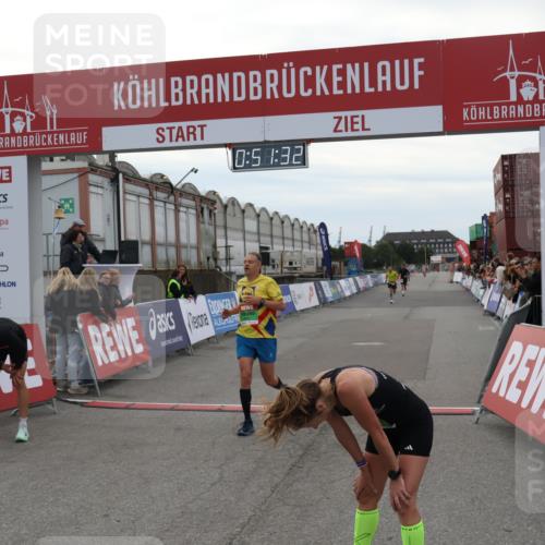 03.10.2025 - Köhlbrandbrückenlauf Julia Fischer http://msf.ph/oto/9023247 03.10.2025 15:51:32 Ziel 7050, 7210, 7250, 8861, 9564 meine-sportfotos.de