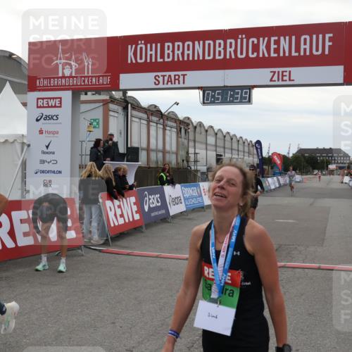 03.10.2025 - Köhlbrandbrückenlauf Julia Fischer http://msf.ph/oto/9023251 03.10.2025 15:51:39 Ziel 7118, 7210, 8861, 9663 meine-sportfotos.de