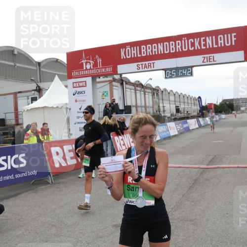 03.10.2025 - Köhlbrandbrückenlauf Julia Fischer http://msf.ph/oto/9023261 03.10.2025 15:51:42 Ziel 7118, 7210, 9663 meine-sportfotos.de