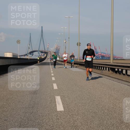 03.10.2025 - Köhlbrandbrückenlauf Fabian Wolf http://msf.ph/oto/9023272 03.10.2025 09:39:23 Position 3  meine-sportfotos.de
