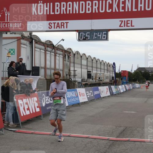 03.10.2025 - Köhlbrandbrückenlauf Julia Fischer http://msf.ph/oto/9023278 03.10.2025 15:51:46 Ziel 7118, 7210, 9663 meine-sportfotos.de
