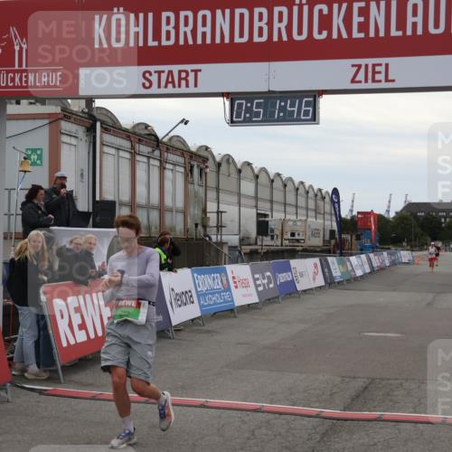 03.10.2025 - Köhlbrandbrückenlauf Julia Fischer http://msf.ph/oto/9023282 03.10.2025 15:51:46 Ziel 7118, 7210, 9663 meine-sportfotos.de