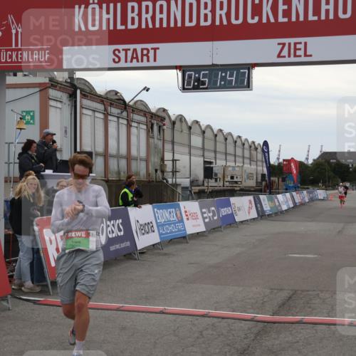 03.10.2025 - Köhlbrandbrückenlauf Julia Fischer http://msf.ph/oto/9023285 03.10.2025 15:51:47 Ziel 7118, 7210, 9663 meine-sportfotos.de
