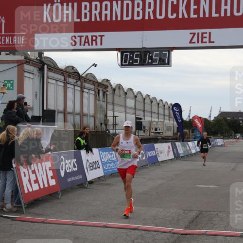 03.10.2025 - Köhlbrandbrückenlauf Julia Fischer http://msf.ph/oto/9023295 03.10.2025 15:51:57 Ziel 7054, 7520 meine-sportfotos.de