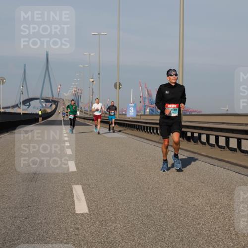 03.10.2025 - Köhlbrandbrückenlauf Fabian Wolf http://msf.ph/oto/9023307 03.10.2025 09:39:24 Position 3 034 meine-sportfotos.de