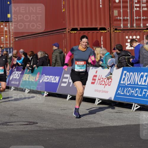 03.10.2025 - Köhlbrandbrückenlauf Michael Burmester http://msf.ph/oto/9023363 03.10.2025 10:25:40 Ziel 1652, 1653, 1948, 1998, 2000, 2251, 2382, 2383, 2489, 2635, 2644, 2787 meine-sportfotos.de