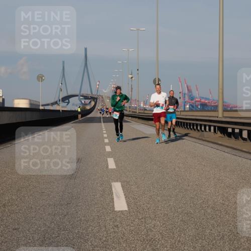 03.10.2025 - Köhlbrandbrückenlauf Fabian Wolf http://msf.ph/oto/9023375 03.10.2025 09:39:28 Position 3  meine-sportfotos.de