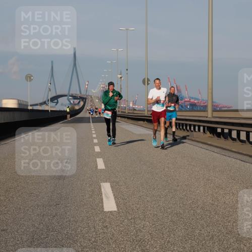03.10.2025 - Köhlbrandbrückenlauf Fabian Wolf http://msf.ph/oto/9023395 03.10.2025 09:39:29 Position 3  meine-sportfotos.de