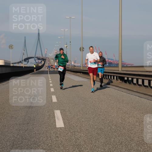 03.10.2025 - Köhlbrandbrückenlauf Fabian Wolf http://msf.ph/oto/9023406 03.10.2025 09:39:30 Position 3 3006 meine-sportfotos.de