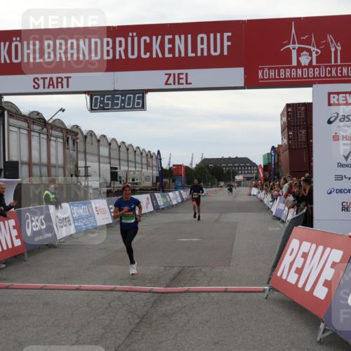 03.10.2025 - Köhlbrandbrückenlauf Julia Fischer http://msf.ph/oto/9023412 03.10.2025 15:53:06 Ziel 9461, 9591 meine-sportfotos.de