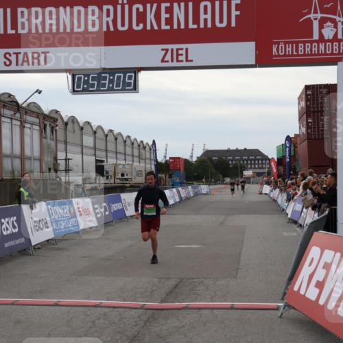 03.10.2025 - Köhlbrandbrückenlauf Julia Fischer http://msf.ph/oto/9023432 03.10.2025 15:53:09 Ziel 9461, 9591 meine-sportfotos.de