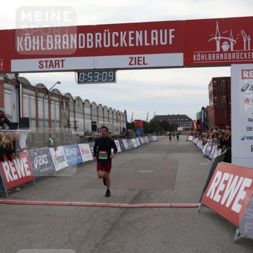 03.10.2025 - Köhlbrandbrückenlauf Julia Fischer http://msf.ph/oto/9023442 03.10.2025 15:53:10 Ziel 9461, 9591 meine-sportfotos.de