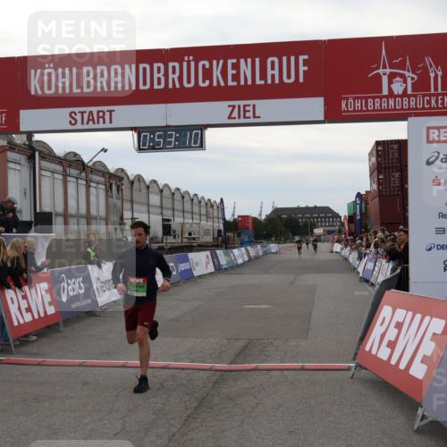 03.10.2025 - Köhlbrandbrückenlauf Julia Fischer http://msf.ph/oto/9023451 03.10.2025 15:53:10 Ziel 9461, 9591 meine-sportfotos.de