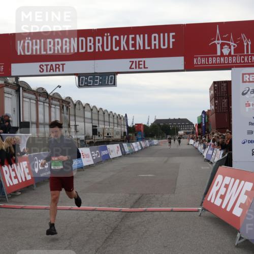 03.10.2025 - Köhlbrandbrückenlauf Julia Fischer http://msf.ph/oto/9023457 03.10.2025 15:53:11 Ziel 9461, 9591 meine-sportfotos.de