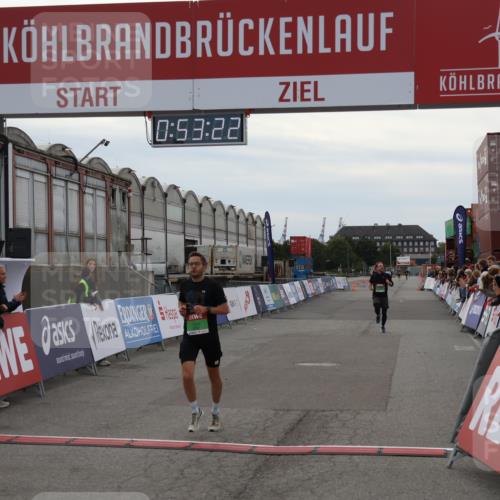 03.10.2025 - Köhlbrandbrückenlauf Julia Fischer http://msf.ph/oto/9023487 03.10.2025 15:53:22 Ziel 7143, 9707 meine-sportfotos.de
