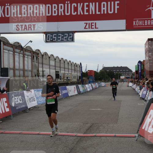03.10.2025 - Köhlbrandbrückenlauf Julia Fischer http://msf.ph/oto/9023489 03.10.2025 15:53:22 Ziel 7143, 9707 meine-sportfotos.de