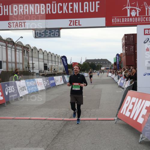03.10.2025 - Köhlbrandbrückenlauf Julia Fischer http://msf.ph/oto/9023511 03.10.2025 15:53:26 Ziel 7143, 9058, 9707 meine-sportfotos.de