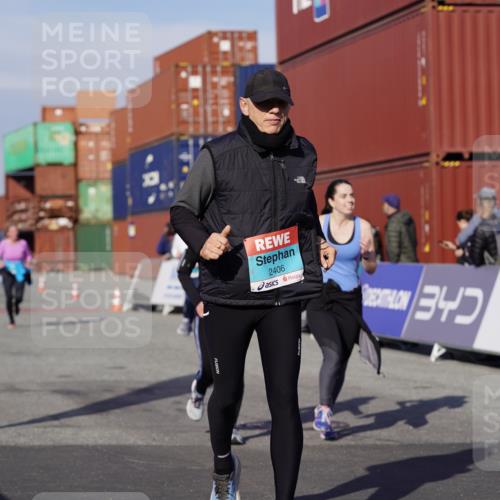 03.10.2025 - Köhlbrandbrückenlauf Michael Burmester http://msf.ph/oto/9023513 03.10.2025 10:25:52 Ziel 1847, 1924, 1940, 2000, 2406, 2532 meine-sportfotos.de