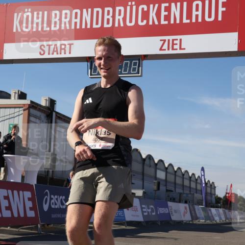 03.10.2025 - Köhlbrandbrückenlauf Luisa Fischer http://msf.ph/oto/9023521 03.10.2025 12:46:07 Ziel 4004 meine-sportfotos.de