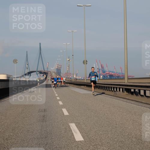 03.10.2025 - Köhlbrandbrückenlauf Fabian Wolf http://msf.ph/oto/9023540 03.10.2025 09:39:45 Position 3  meine-sportfotos.de