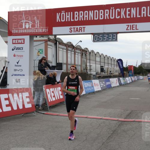 03.10.2025 - Köhlbrandbrückenlauf Julia Fischer http://msf.ph/oto/9023542 03.10.2025 15:53:34 Ziel 7143, 9058 meine-sportfotos.de