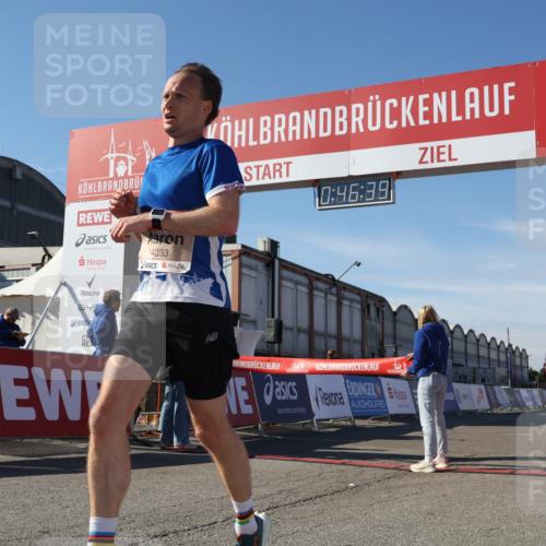 03.10.2025 - Köhlbrandbrückenlauf Luisa Fischer http://msf.ph/oto/9023551 03.10.2025 12:46:38 Ziel 4027, 4033 meine-sportfotos.de