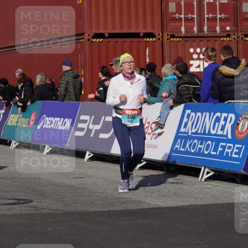 03.10.2025 - Köhlbrandbrückenlauf Michael Burmester http://msf.ph/oto/9023577 03.10.2025 10:25:57 Ziel 1847, 1924, 2001, 2111, 2406, 2532, 3151 meine-sportfotos.de