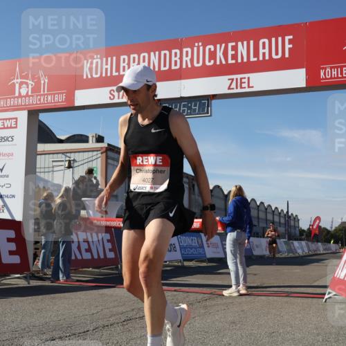 03.10.2025 - Köhlbrandbrückenlauf Luisa Fischer http://msf.ph/oto/9023597 03.10.2025 12:46:45 Ziel 4027, 4033, 6740 meine-sportfotos.de