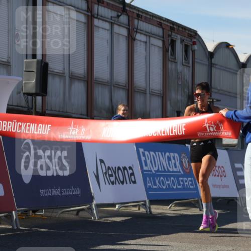 03.10.2025 - Köhlbrandbrückenlauf Luisa Fischer http://msf.ph/oto/9023601 03.10.2025 12:46:47 Ziel 4027, 4033, 6483, 6740 meine-sportfotos.de