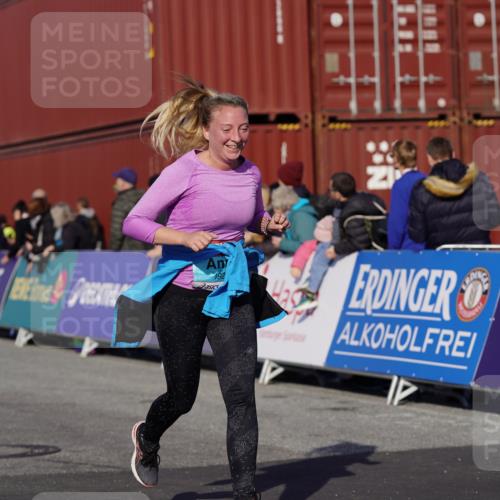 03.10.2025 - Köhlbrandbrückenlauf Michael Burmester http://msf.ph/oto/9023613 03.10.2025 10:25:59 Ziel 1847, 1924, 2001, 2111, 3151, 3555, 3586 meine-sportfotos.de
