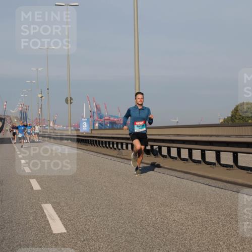 03.10.2025 - Köhlbrandbrückenlauf Fabian Wolf http://msf.ph/oto/9023629 03.10.2025 09:39:48 Position 3 3350 meine-sportfotos.de