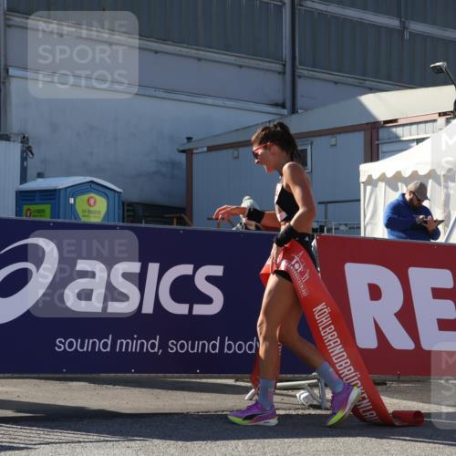 03.10.2025 - Köhlbrandbrückenlauf Luisa Fischer http://msf.ph/oto/9023648 03.10.2025 12:46:50 Ziel 4027, 6483, 6516, 6740 meine-sportfotos.de