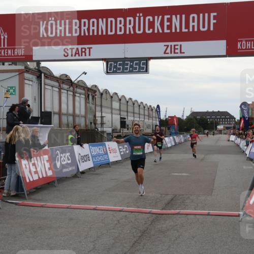 03.10.2025 - Köhlbrandbrückenlauf Julia Fischer http://msf.ph/oto/9023655 03.10.2025 15:53:55 Ziel 7074, 7181, 9268, 9322, 9718 meine-sportfotos.de