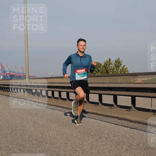 03.10.2025 - Köhlbrandbrückenlauf Fabian Wolf http://msf.ph/oto/9023666 03.10.2025 09:39:50 Position 3 3350, 0000000800000084 meine-sportfotos.de