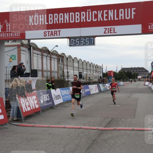 03.10.2025 - Köhlbrandbrückenlauf Julia Fischer http://msf.ph/oto/9023669 03.10.2025 15:53:57 Ziel 7074, 7181, 9268, 9322, 9718 meine-sportfotos.de