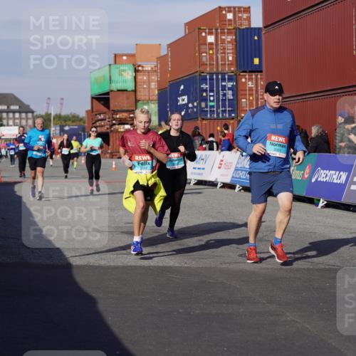 03.10.2025 - Köhlbrandbrückenlauf Michael Burmester http://msf.ph/oto/9023672 03.10.2025 10:26:05 Ziel 1904, 2001, 2111, 2676, 2681, 3151, 3447, 3555, 3586 meine-sportfotos.de
