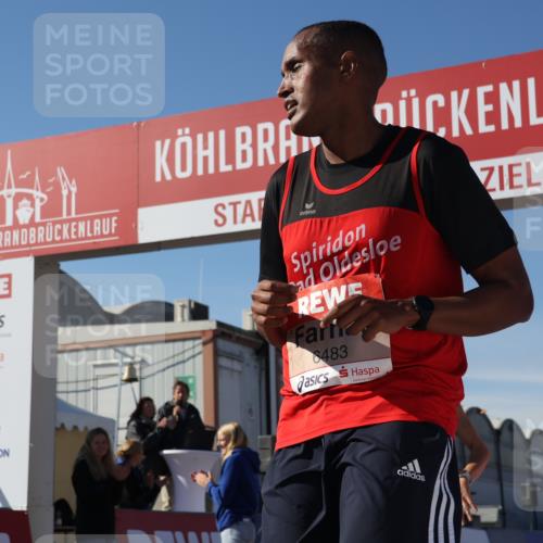 03.10.2025 - Köhlbrandbrückenlauf Luisa Fischer http://msf.ph/oto/9023677 03.10.2025 12:46:54 Ziel 6483, 6516, 6740 meine-sportfotos.de