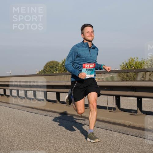 03.10.2025 - Köhlbrandbrückenlauf Fabian Wolf http://msf.ph/oto/9023685 03.10.2025 09:39:50 Position 3 3350 meine-sportfotos.de