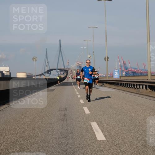 03.10.2025 - Köhlbrandbrückenlauf Fabian Wolf http://msf.ph/oto/9023720 03.10.2025 09:39:55 Position 3  meine-sportfotos.de