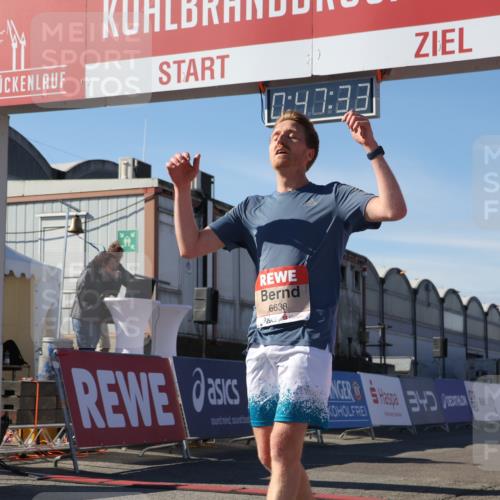 03.10.2025 - Köhlbrandbrückenlauf Luisa Fischer http://msf.ph/oto/9023738 03.10.2025 12:47:31 Ziel 6638 meine-sportfotos.de