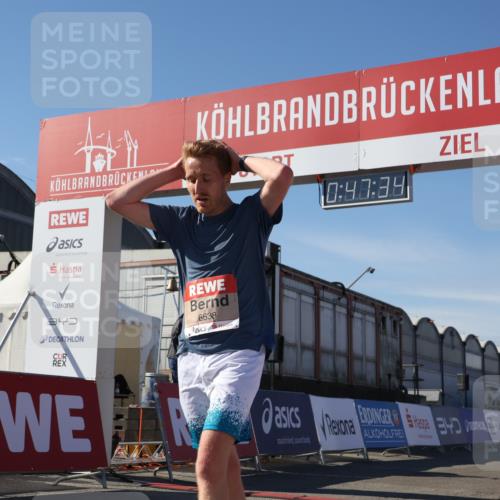 03.10.2025 - Köhlbrandbrückenlauf Luisa Fischer http://msf.ph/oto/9023748 03.10.2025 12:47:32 Ziel 6638 meine-sportfotos.de