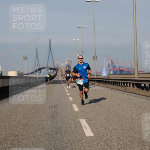 03.10.2025 - Köhlbrandbrückenlauf Fabian Wolf http://msf.ph/oto/9023755 03.10.2025 09:39:56 Position 3  meine-sportfotos.de